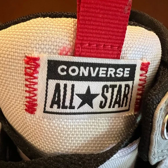 Men’s Converse Sneakers EUC - Picture 5 of 5